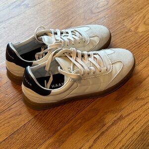 Cole Haan Women's Cream and Black Sneakers